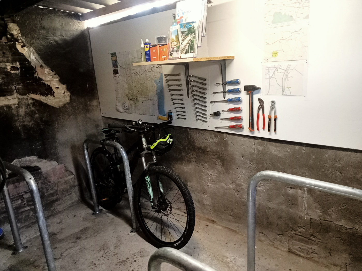 Matériel et équipement à disposition pour vos vélos Chambres d'hôtes Accueil Vélo - Villeneuve-lès-Montréal