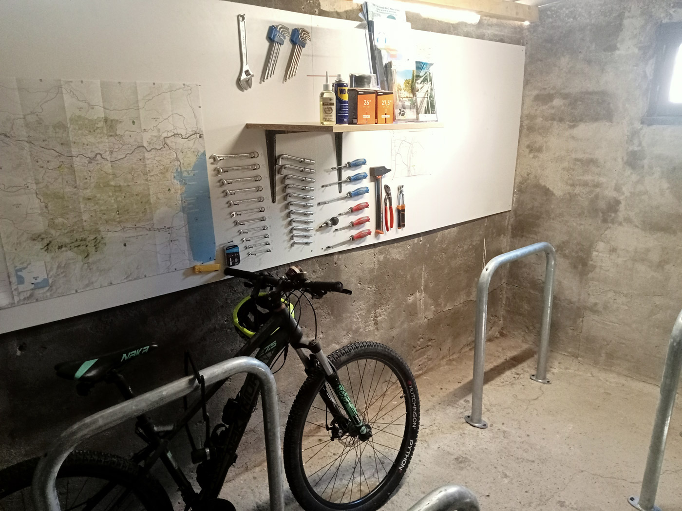 Matériel et équipement à disposition pour vos vélos Chambres d'hôtes Accueil Vélo - Villeneuve-lès-Montréal