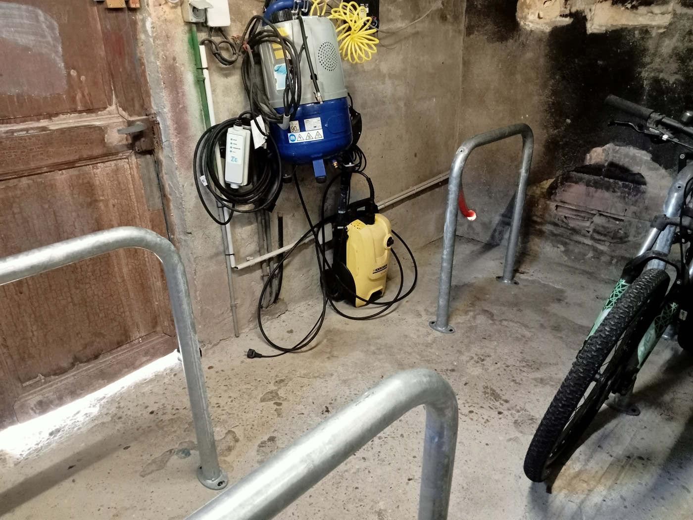 Matériel et équipement à disposition pour vos vélos Chambres d'hôtes Accueil Vélo - Villeneuve-lès-Montréal