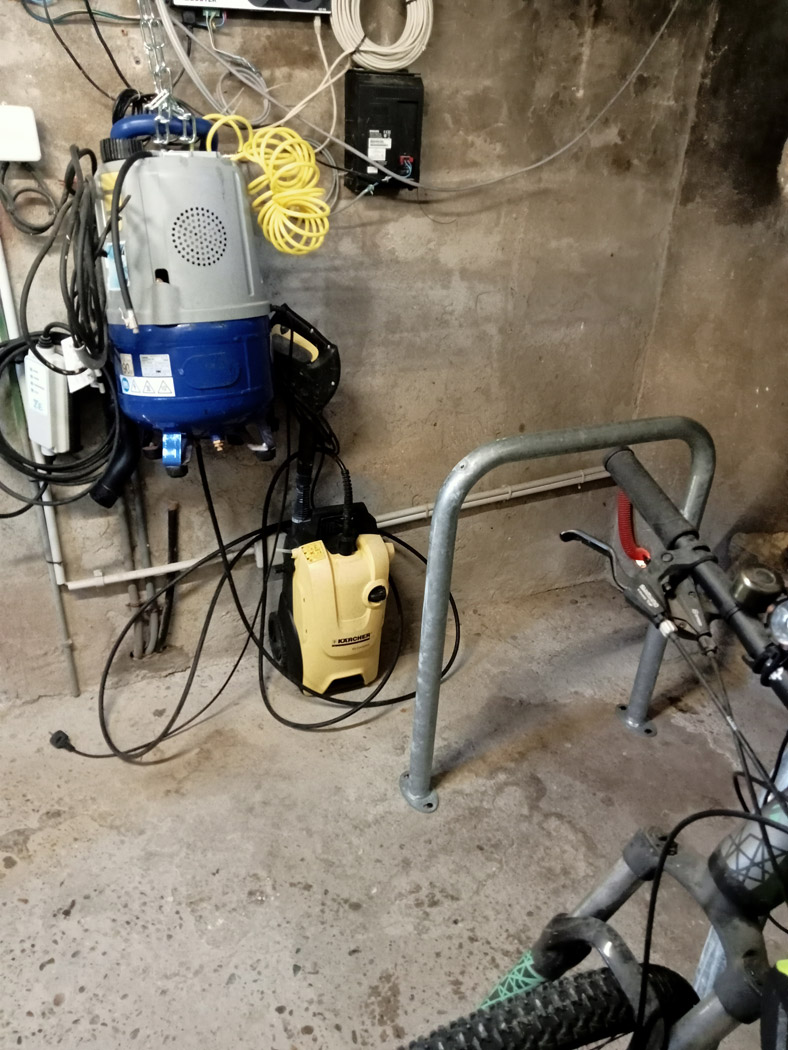 Matériel et équipement à disposition pour vos vélos Chambres d'hôtes Accueil Vélo - Villeneuve-lès-Montréal